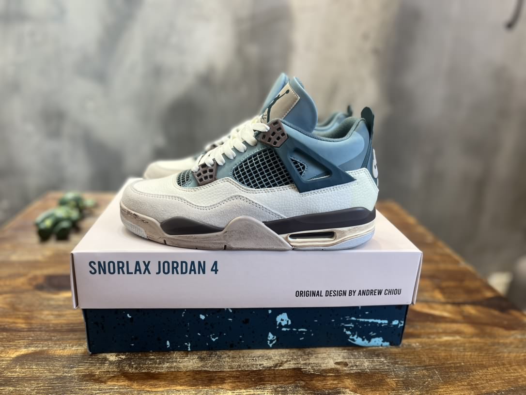Air Jordan 4 Retro