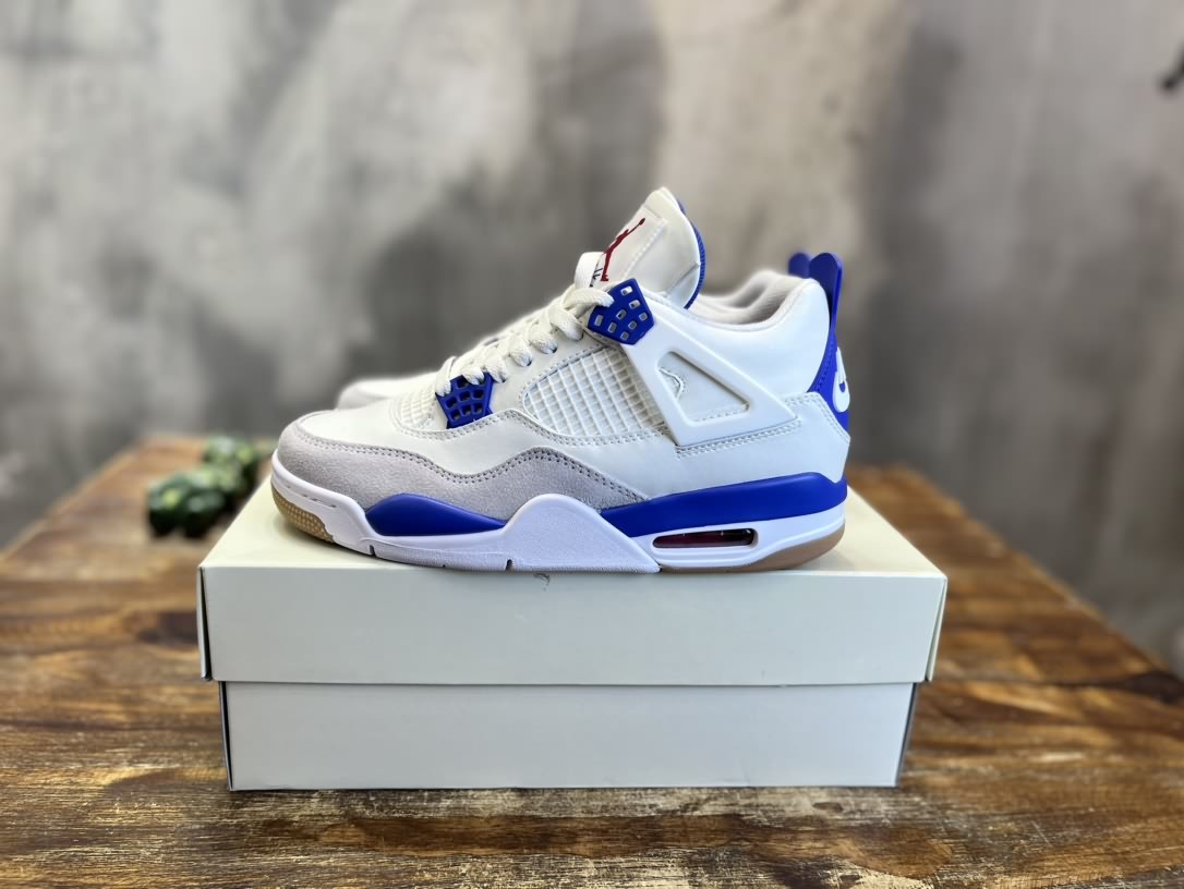 Air Jordan 4 Retro