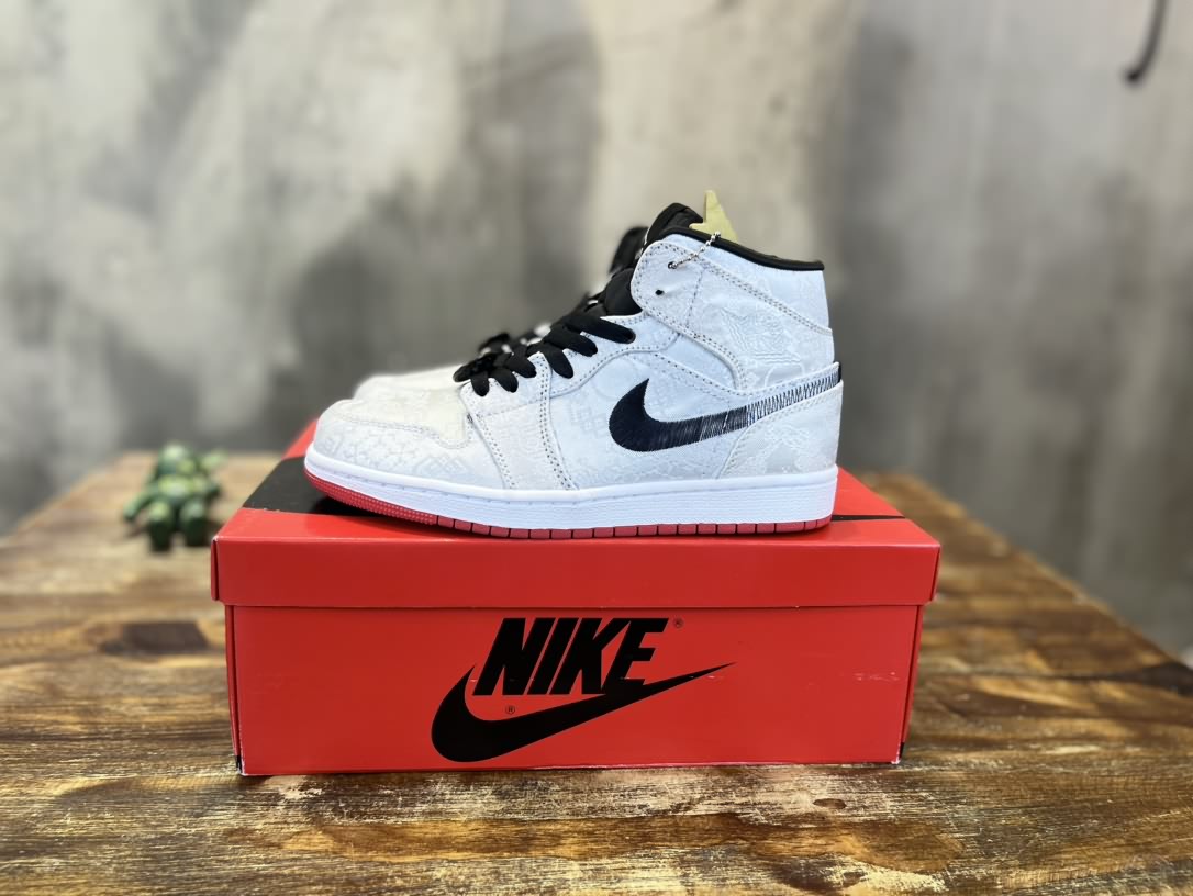 新配色Air Jordan 1 Mid 喬一中幫復古籃球運動鞋