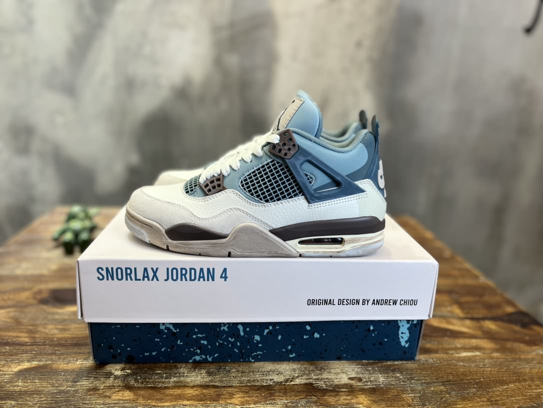 Air Jordan 4 Retro