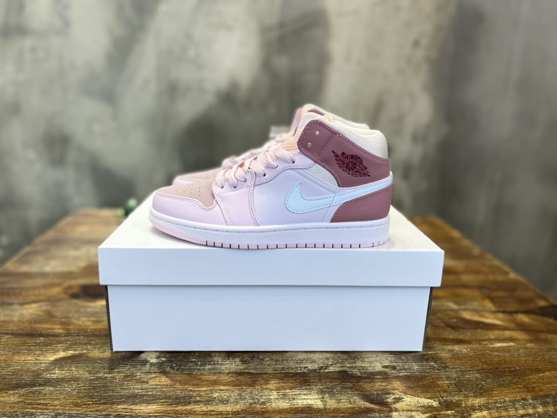 Air Jordan 1 Mid 喬一中幫復古籃球運動鞋