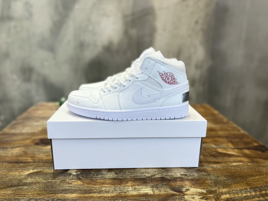 Air Jordan 1 Mid 喬一中幫復古籃球運動鞋