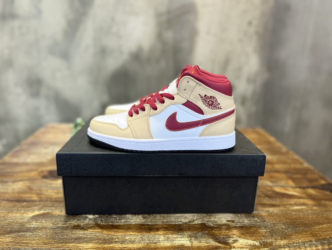 Air Jordan 1 Mid 喬一中幫復古籃球運動鞋