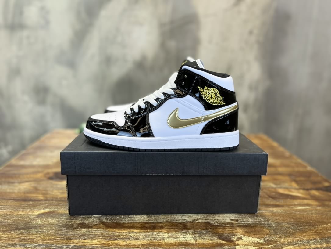Air Jordan 1 Mid 喬一中幫復古籃球運動鞋