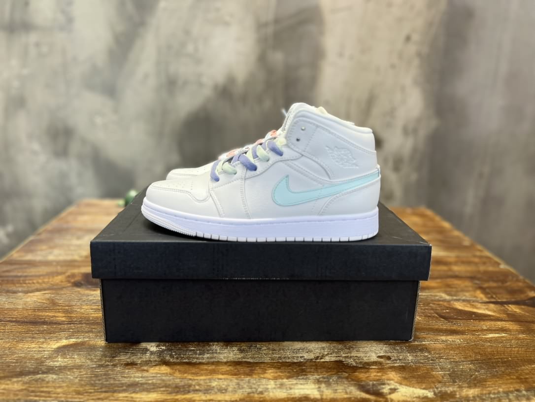 Air Jordan 1 Mid 喬一中幫復古籃球運動鞋
