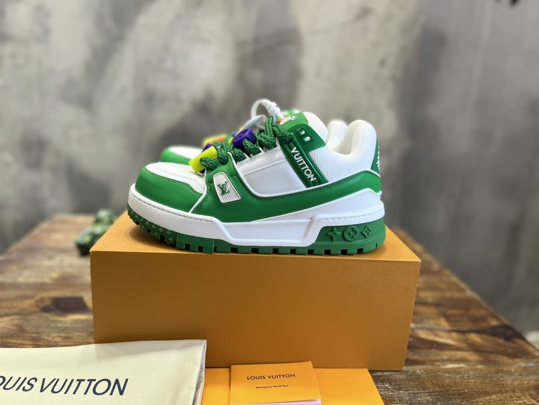 LV驢牌L家最新走秀款 Trainer 麵包鞋