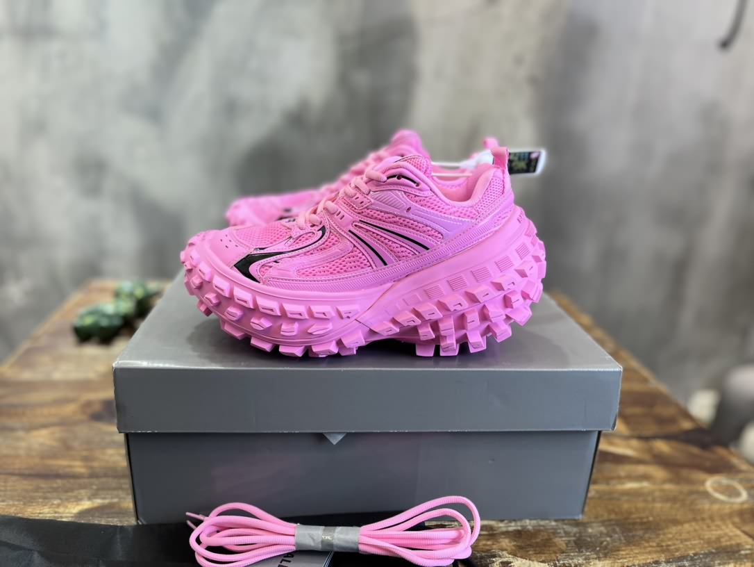 Balenciaga Defender 做舊老爹輪胎鞋