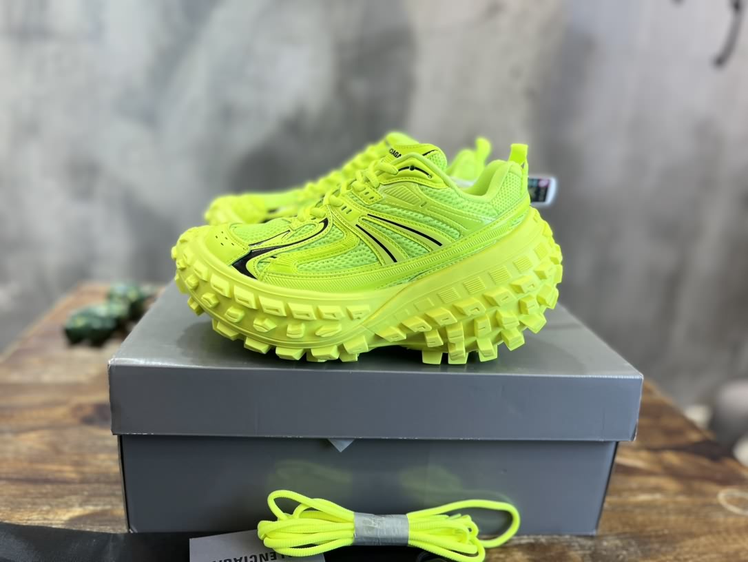 Balenciaga Defender 做舊老爹輪胎鞋