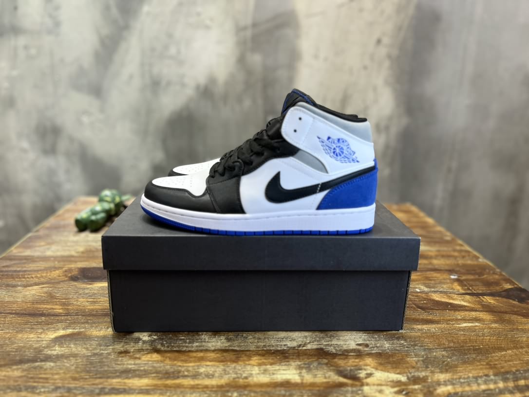 Air Jordan 1 Mid 喬一中幫復古籃球運動鞋