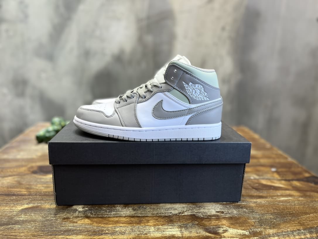 Air Jordan 1 Mid 喬一中幫復古籃球運動鞋