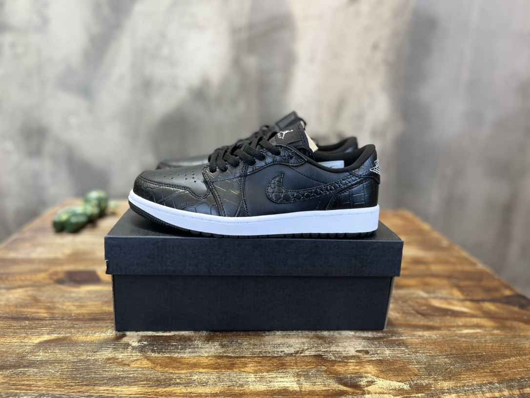 Air Jordan 1 Mid 喬一中幫復古籃球運動鞋