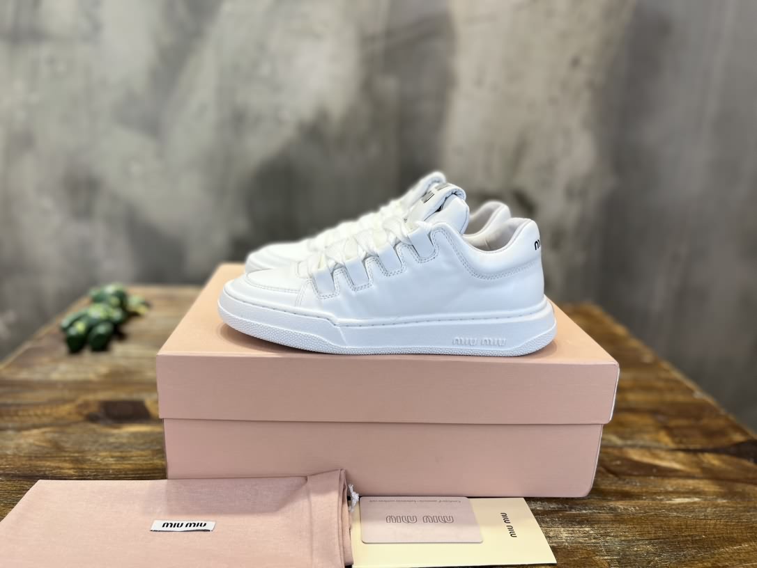miumiu2023 早春新款 休閒小白鞋