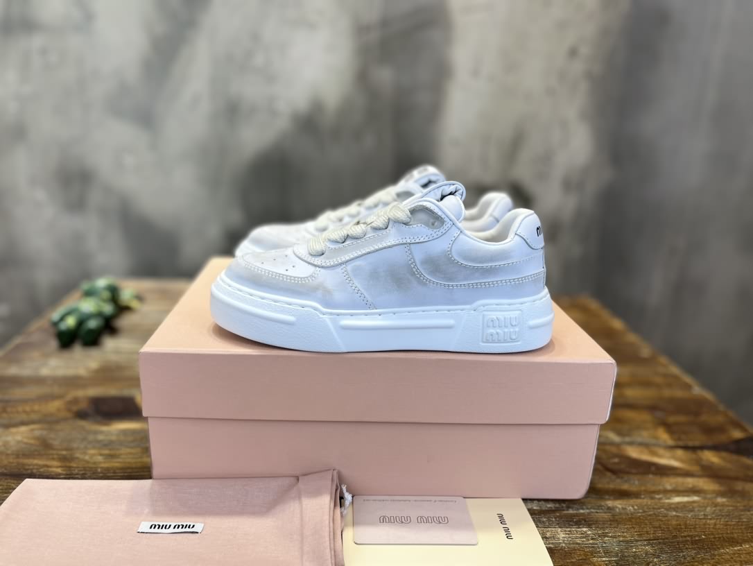 miumiu2023 早春新款 休閒小白鞋