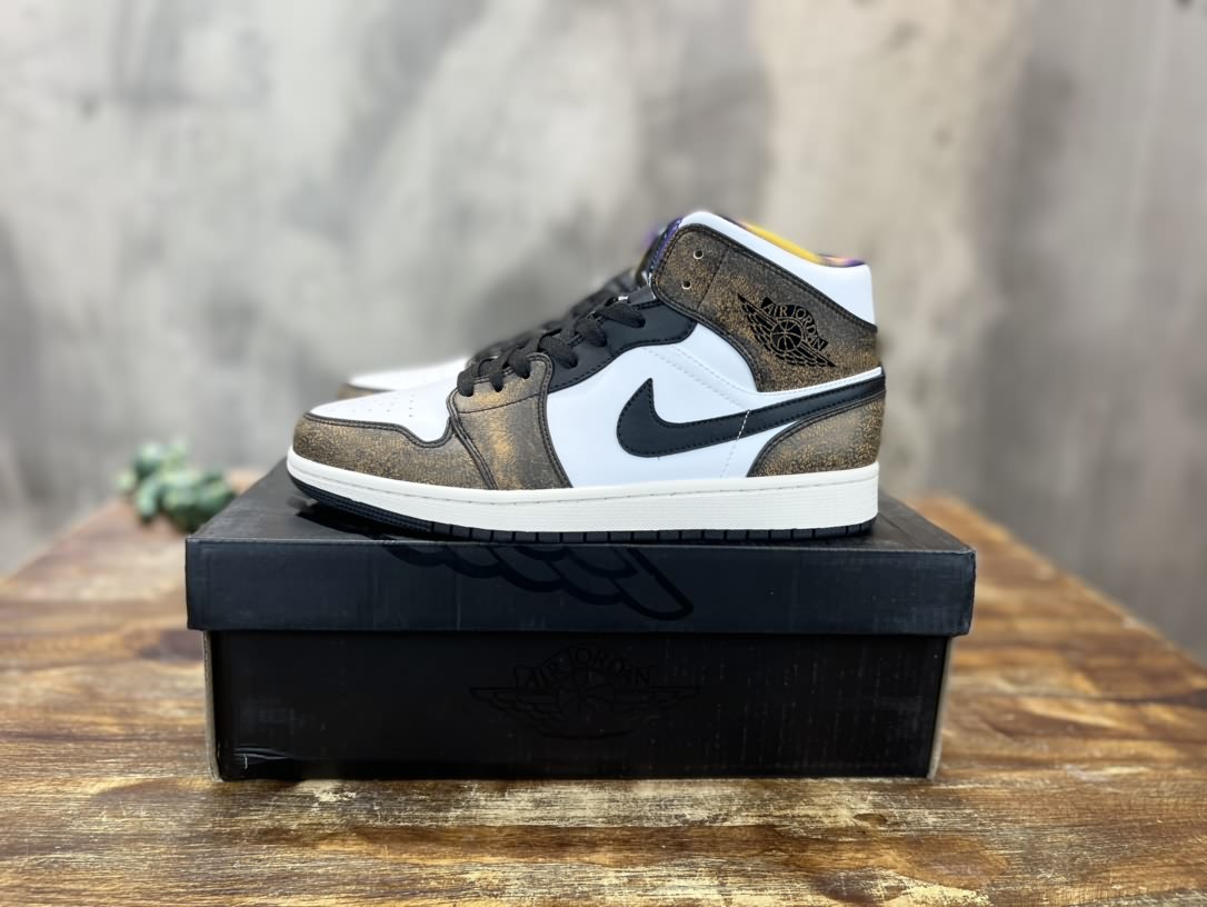 Air Jordan 1 Mid 喬一中幫復古籃球運動鞋