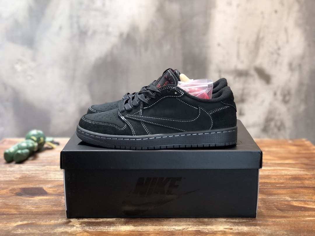Travis Scott X Air Jordan 1 Low Triple Black 倒鉤低幫全黑