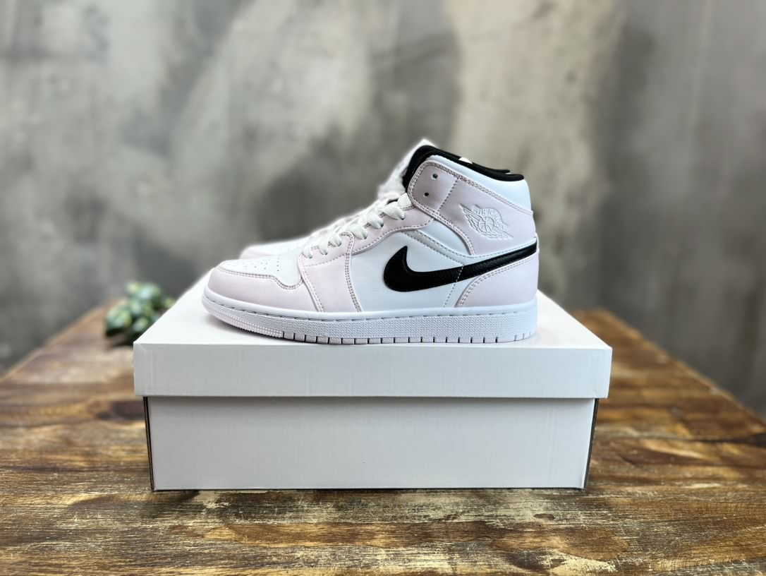 Air Jordan 1 Mid 喬一中幫復古籃球運動鞋