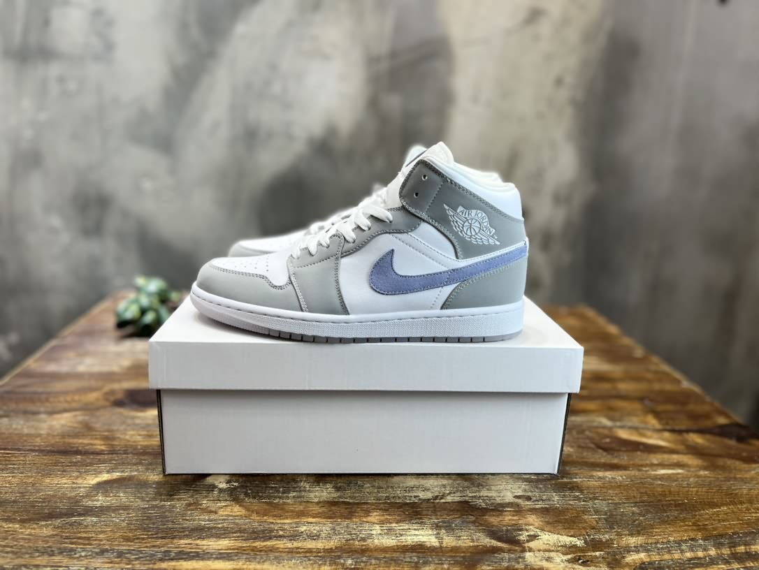 Air Jordan 1 Mid 喬一中幫復古籃球運動鞋