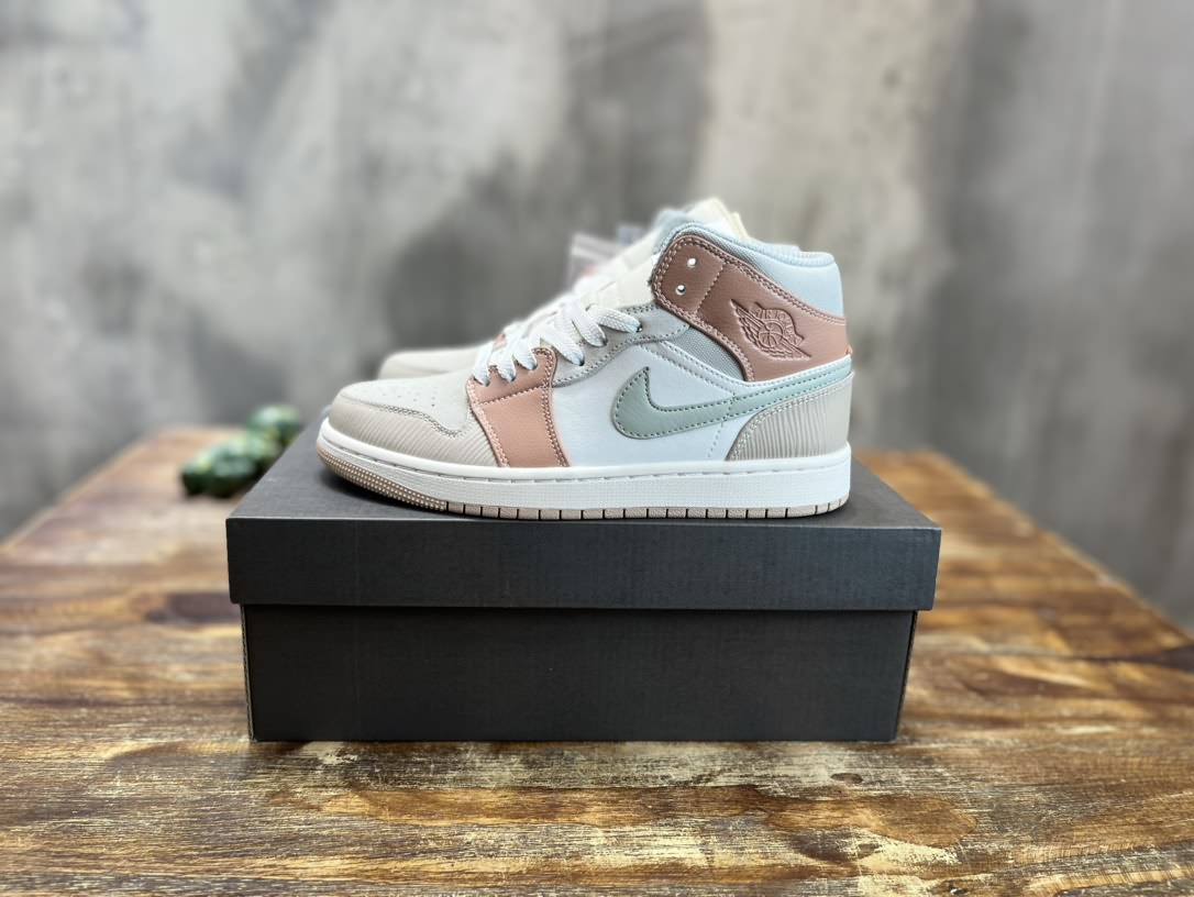 Air Jordan 1 Mid 喬一中幫復古籃球運動鞋