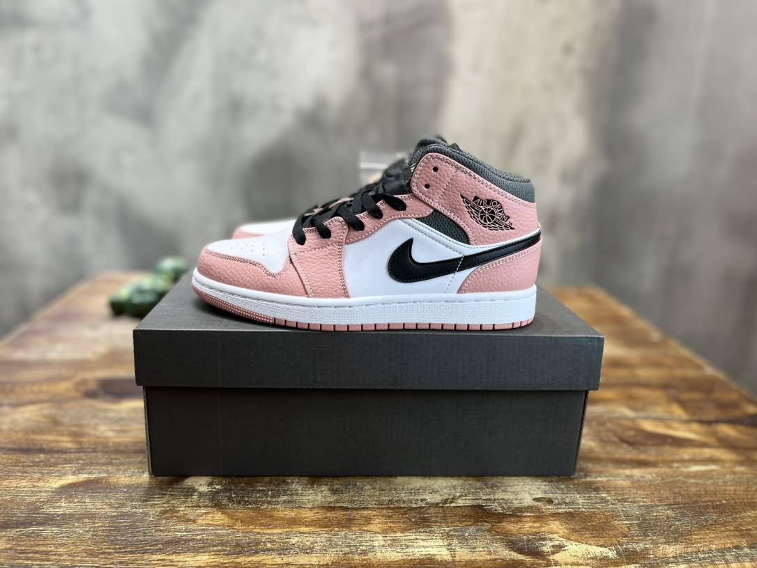 Air Jordan 1 Mid 喬一中幫復古籃球運動鞋