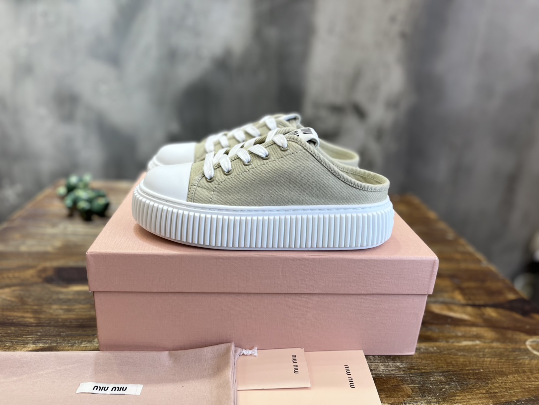 頂級 半拖 MiuMiu繆繆 最新款