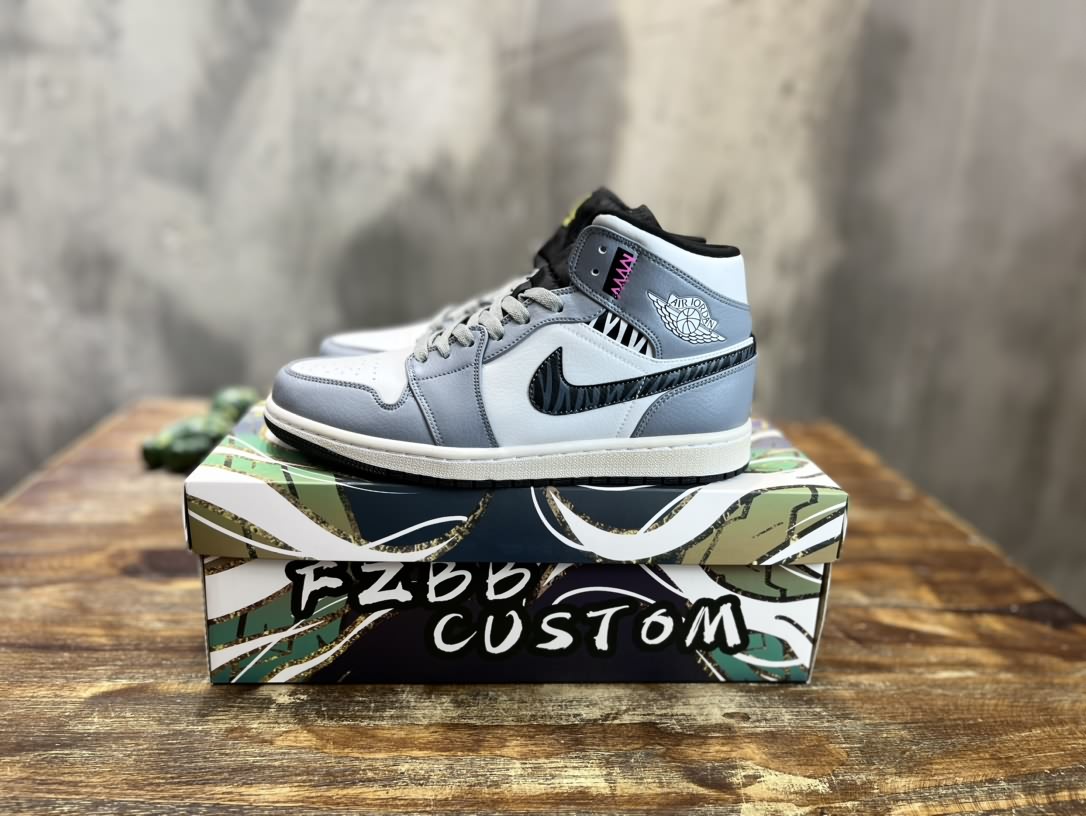 Air Jordan 1 Mid 喬一中幫復古籃球運動鞋