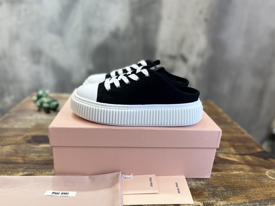 頂級 半拖 MiuMiu繆繆 最新款