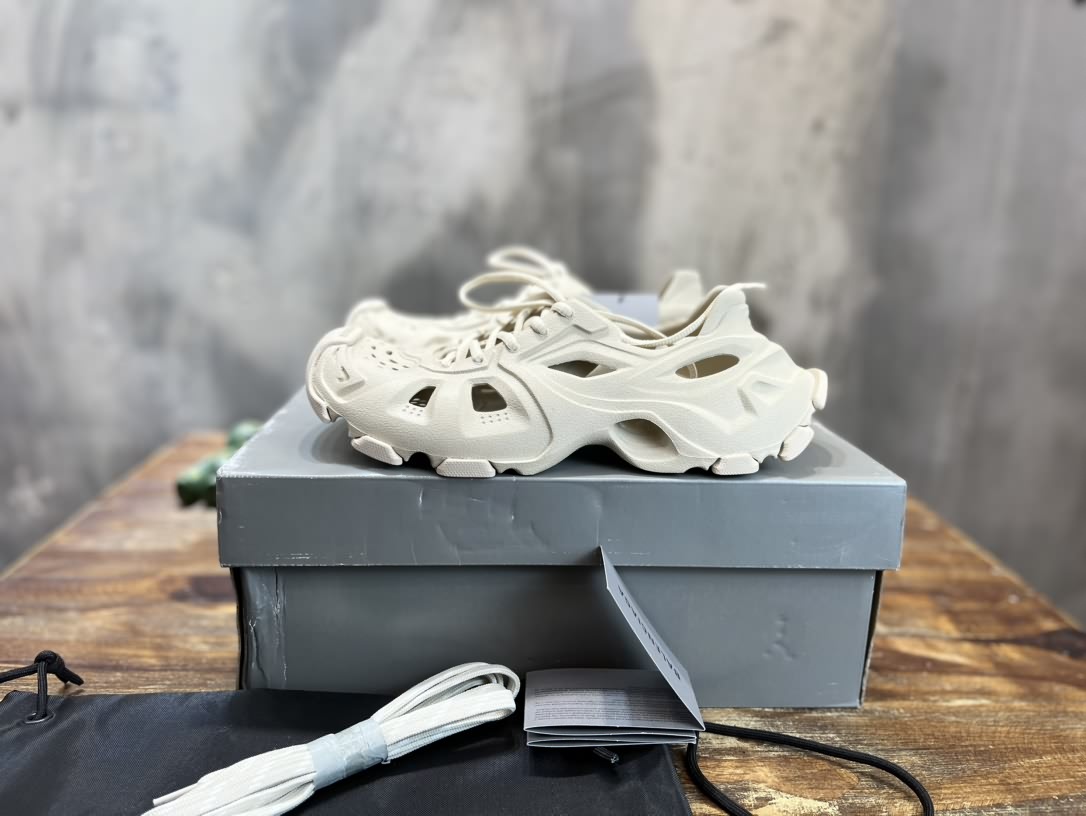 巴黎世家 Balenciaga AW22 Hd Sneaker 洞洞鞋