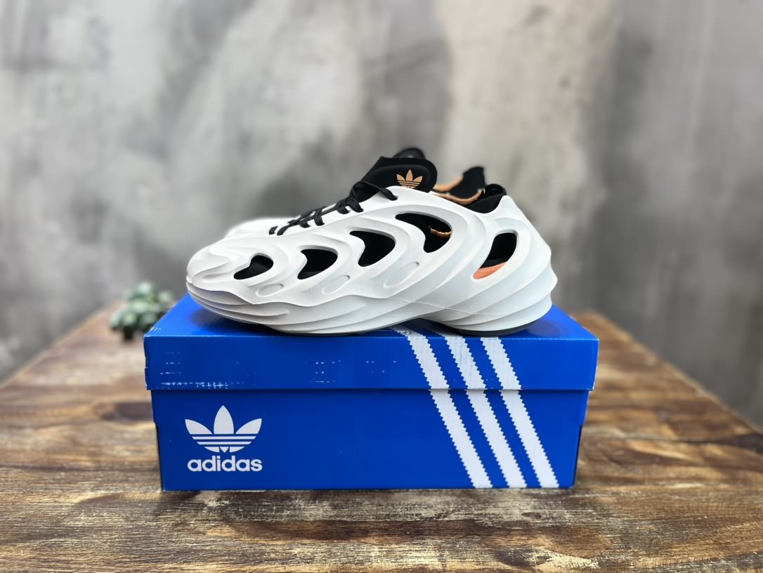Adidas ADIFOMQ 洞洞鞋2.0