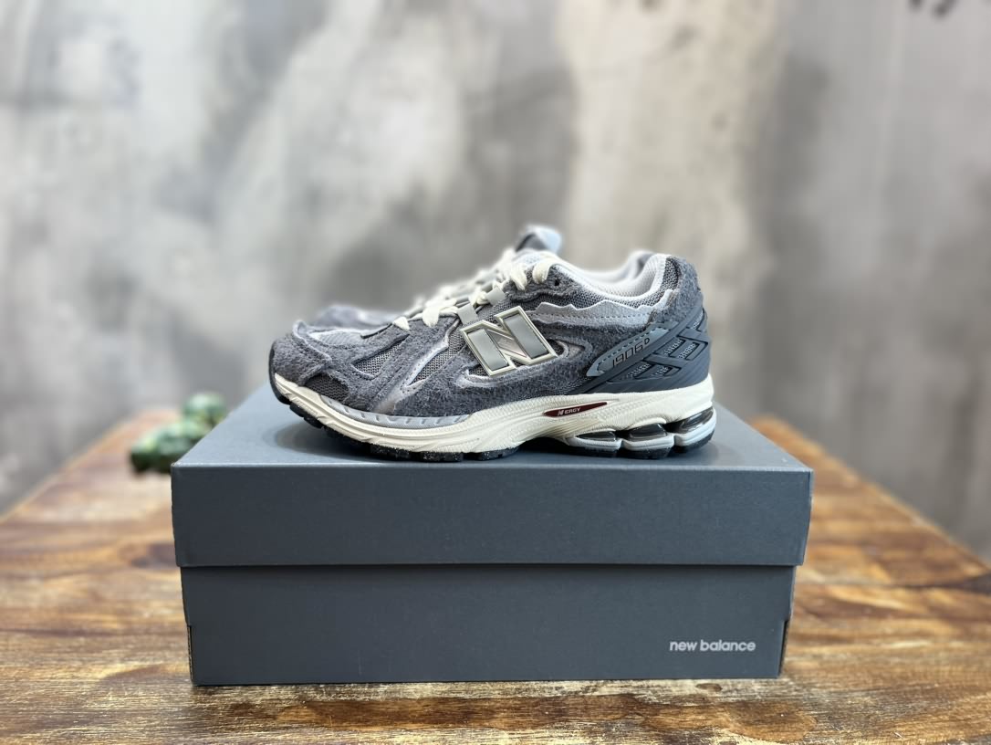 New Balance 1906R 米白色 復古休閒跑步鞋