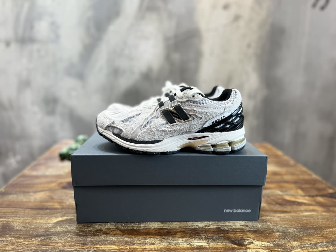 New Balance 1906R 米白色 復古休閒跑步鞋