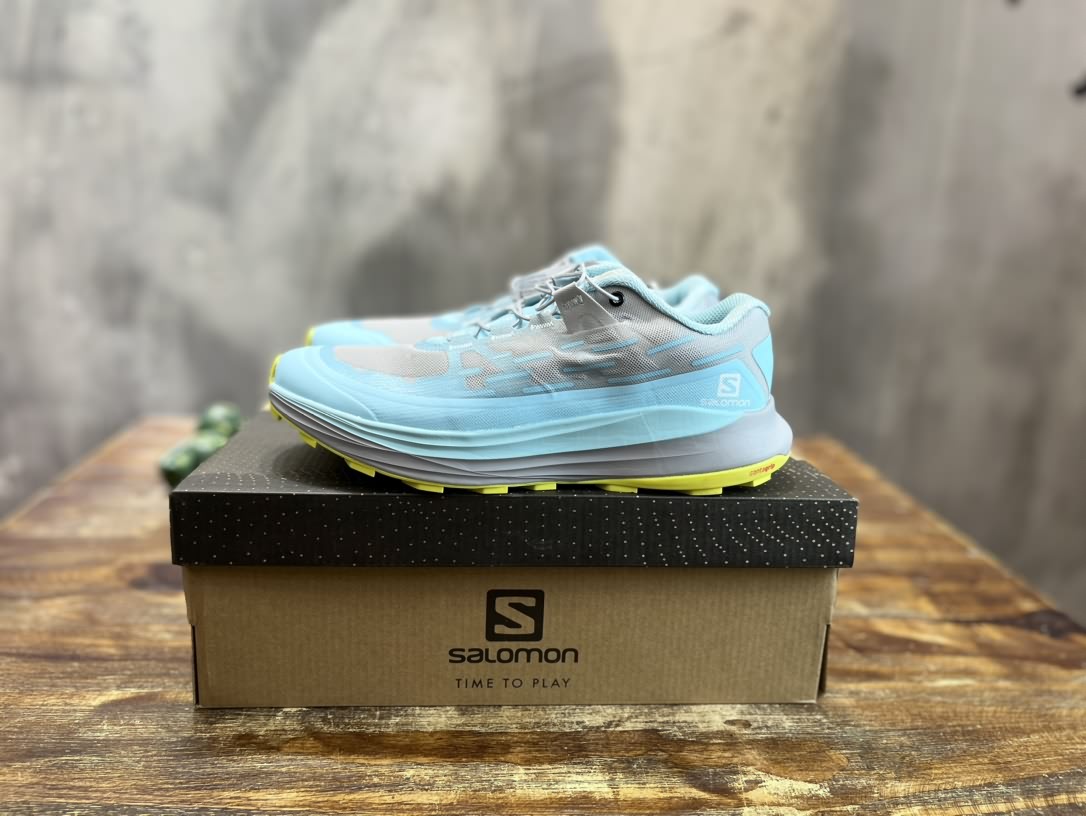 Salomon Ultra Glide 透氣輕便低幫跑步鞋