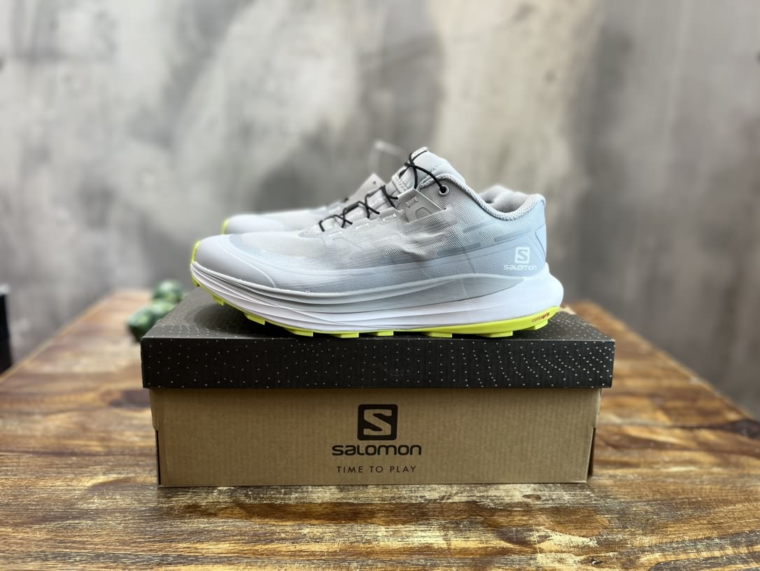 Salomon Ultra Glide 透氣輕便低幫跑步鞋