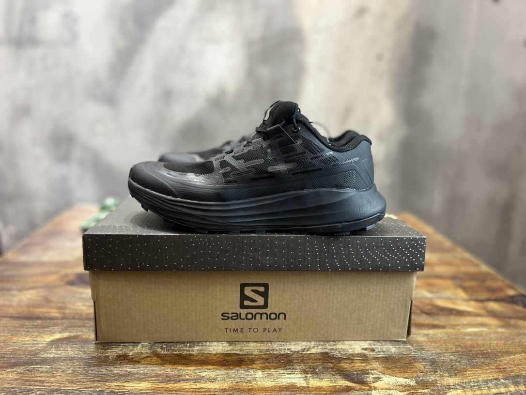 Salomon Ultra Glide 透氣輕便低幫跑步鞋