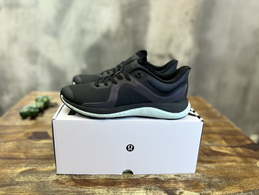 露露樂蒙/Lululemon W Blissfeel Run Low 布利斯系列低幫女健身訓練透氣休閒運動慢跑鞋&ldquo;酒紅&rdquo;