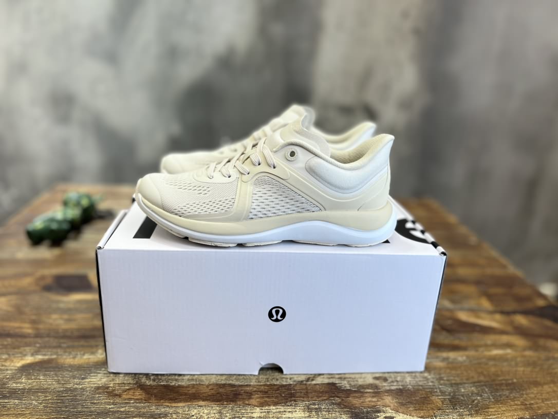露露樂蒙/Lululemon W Blissfeel Run Low 布利斯系列低幫女健身訓練透氣休閒運動慢跑鞋&ldquo;酒紅&rdquo;