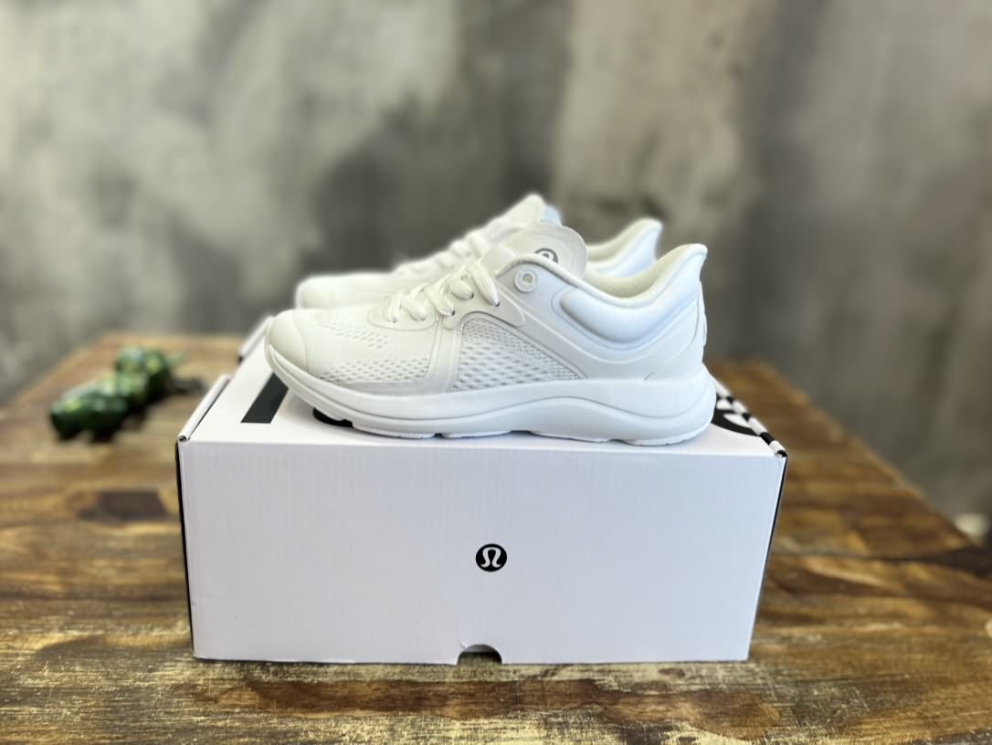 露露樂蒙/Lululemon W Blissfeel Run Low 布利斯系列低幫女健身訓練透氣休閒運動慢跑鞋&ldquo;酒紅&rdquo;