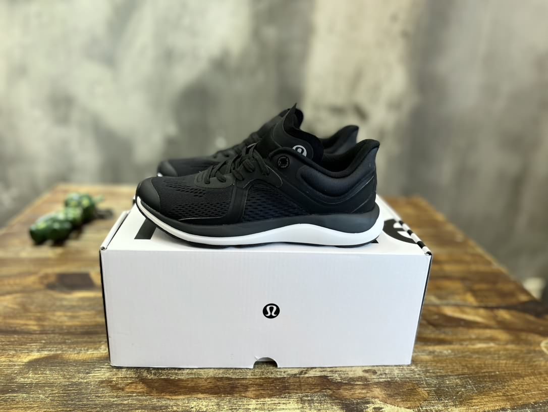 露露樂蒙/Lululemon W Blissfeel Run Low 布利斯系列低幫女健身訓練透氣休閒運動慢跑鞋&ldquo;酒紅&rdquo;