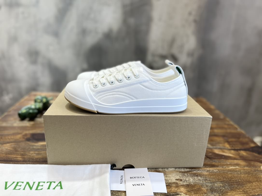 Veneta 葆蝶家紡布休閒鞋