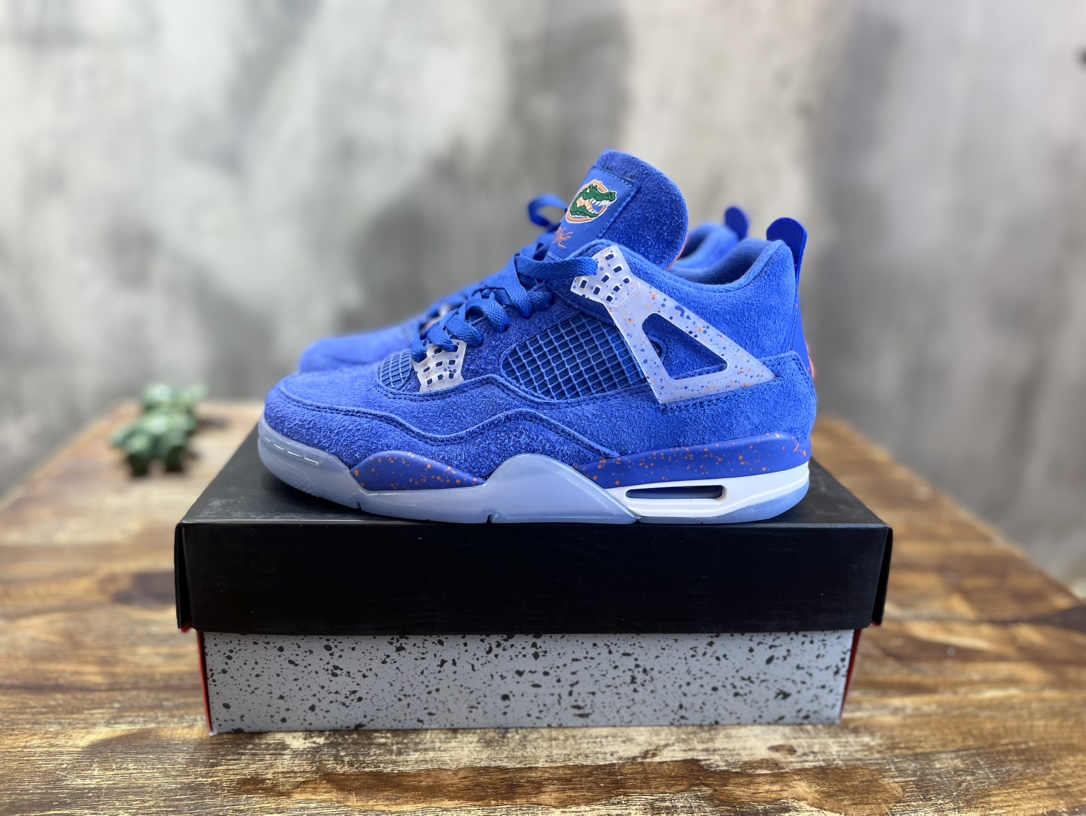 Air Jordan 4 Retro