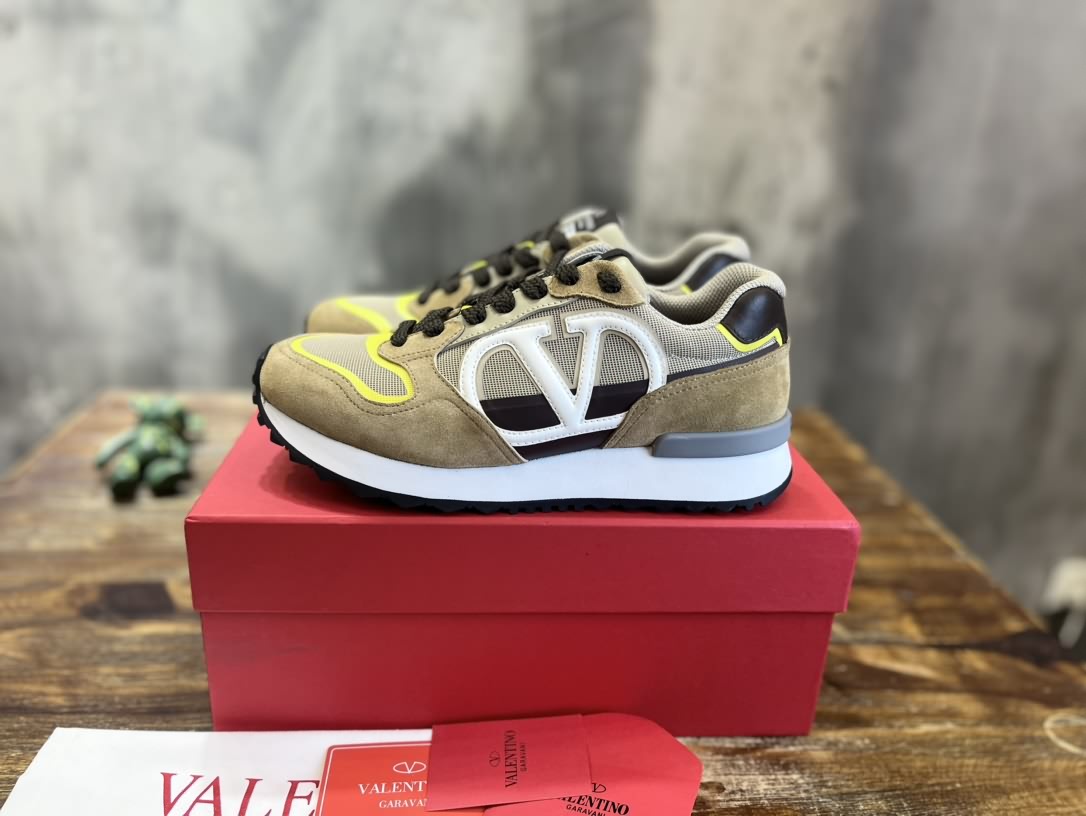 新品 Valentino 華倫天奴休閒運動鞋