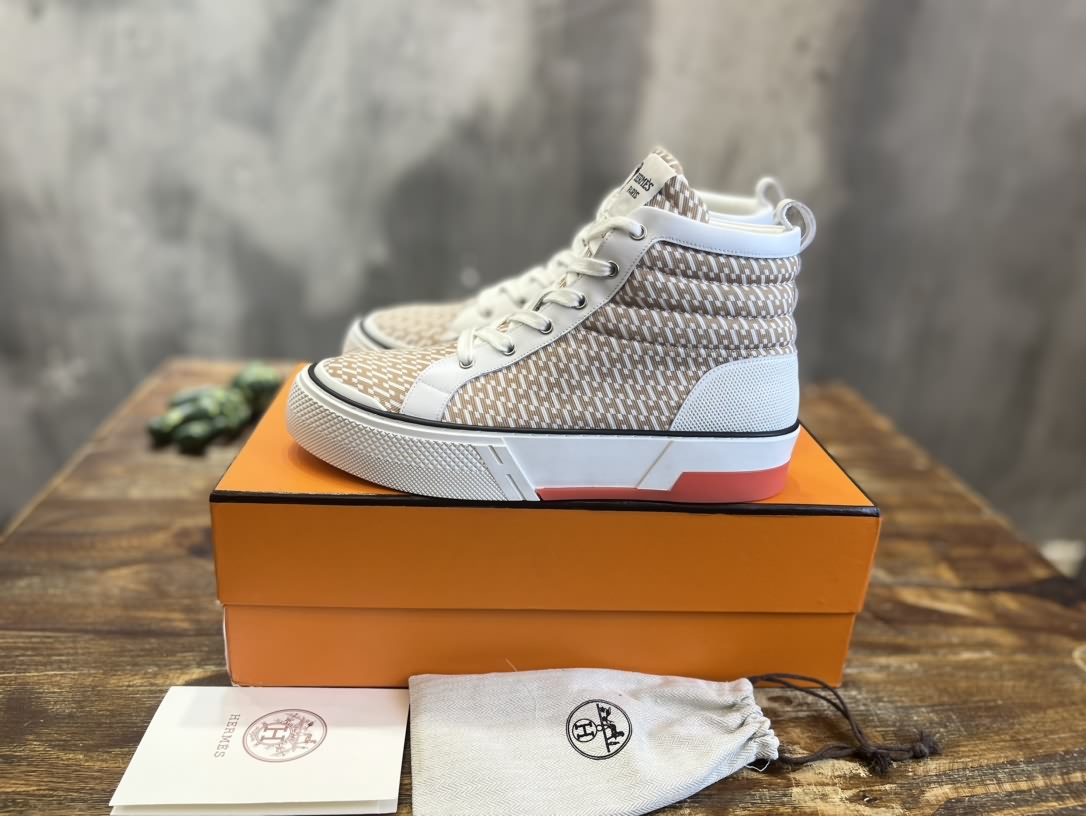 【情侶款】Herm&egrave;s H家22ss早春小白鞋