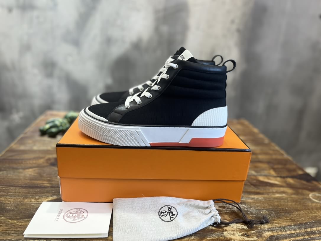【情侶款】Herm&egrave;s H家22ss早春小白鞋