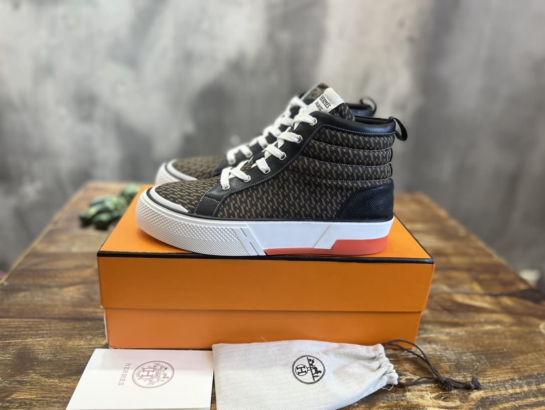【情侶款】Herm&egrave;s H家22ss早春小白鞋