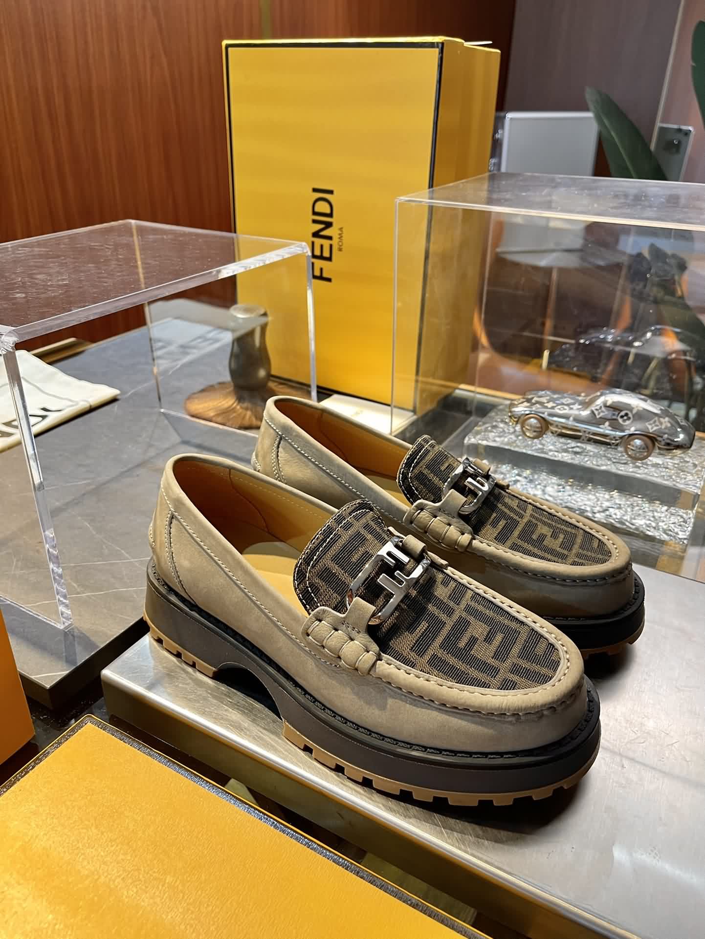 Fendi O&rsquo;Lock樂福鞋