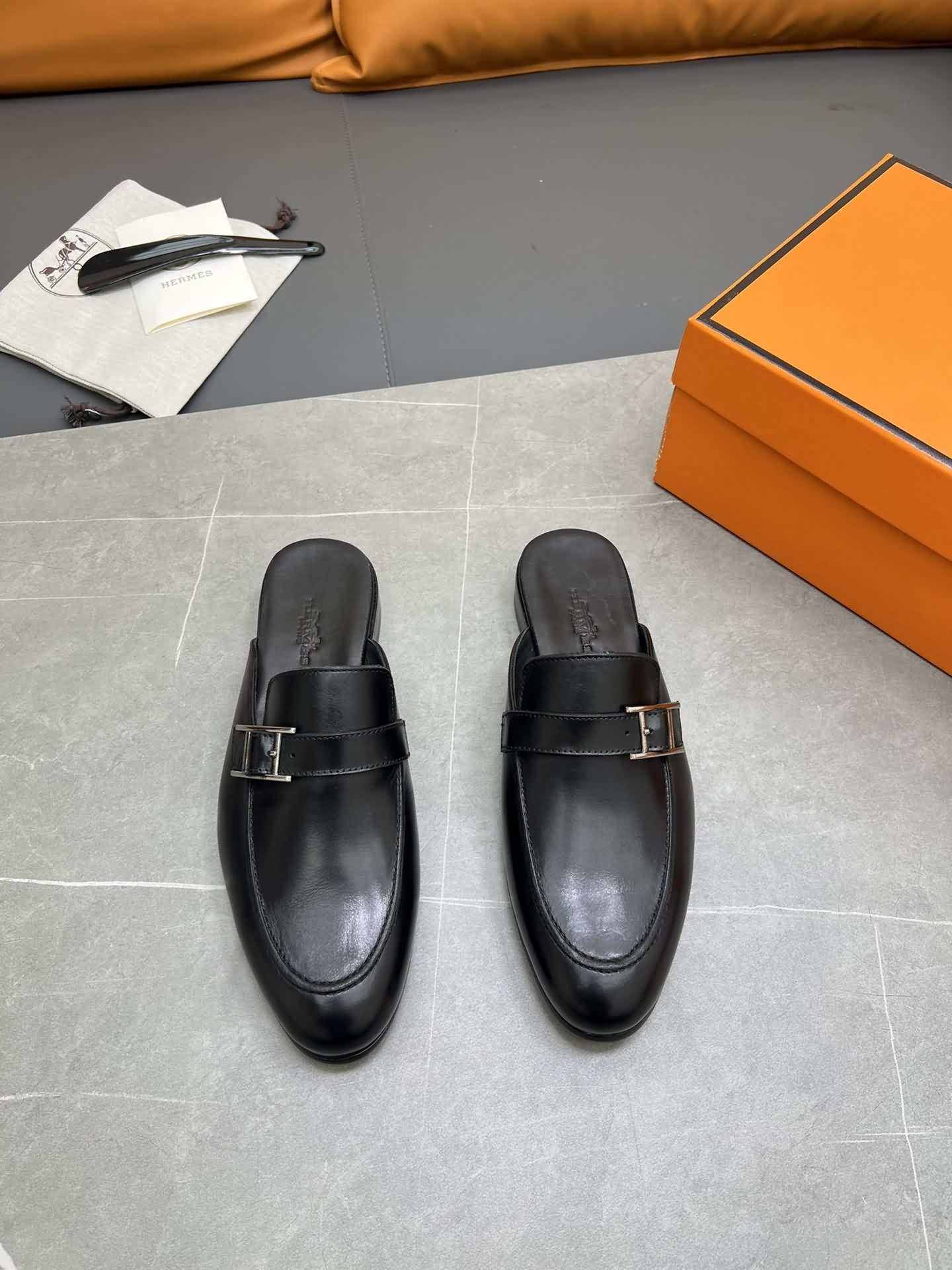 愛馬仕官網同步新品男士半拖皮鞋