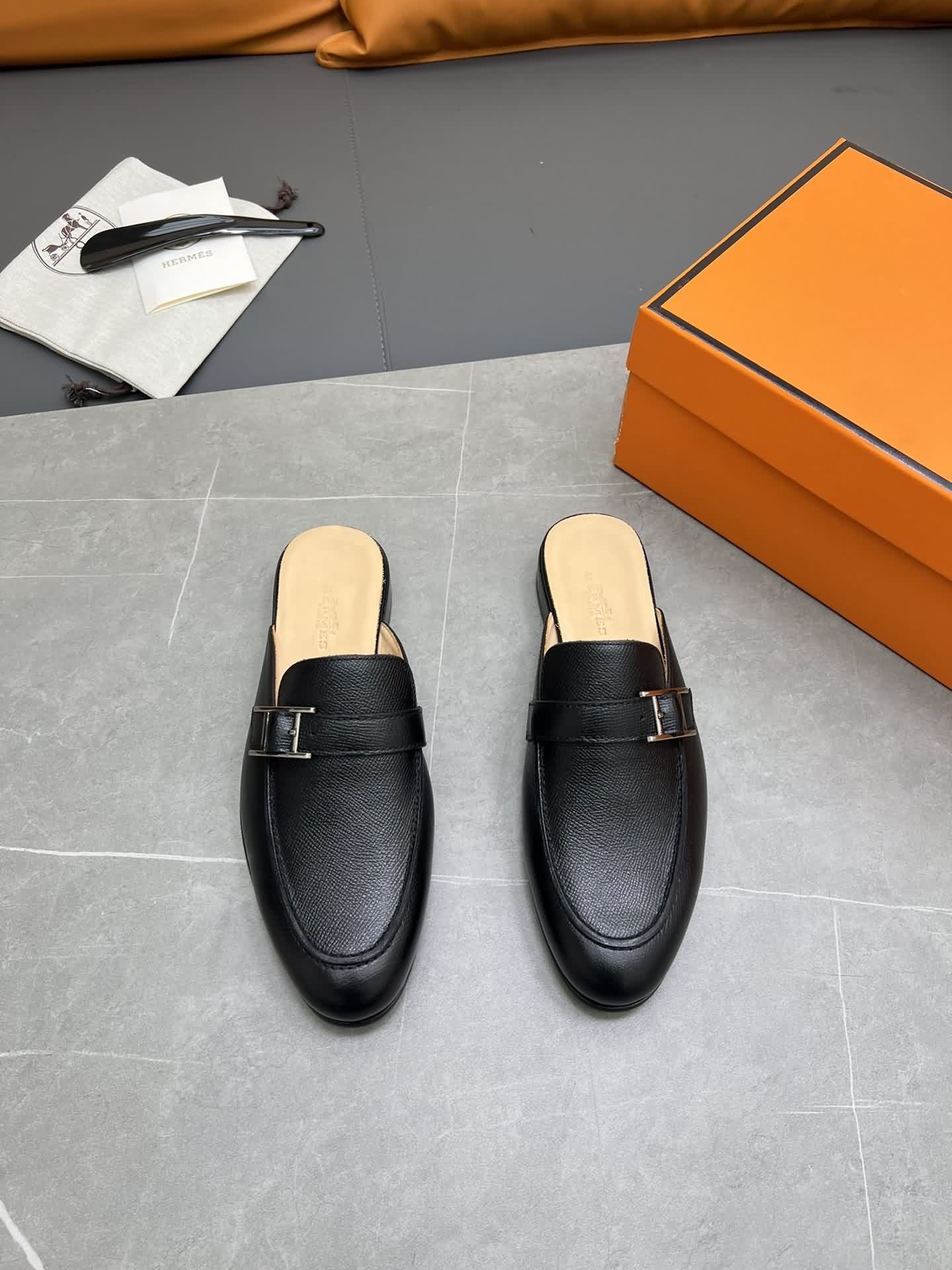 愛馬仕官網同步新品男士半拖皮鞋