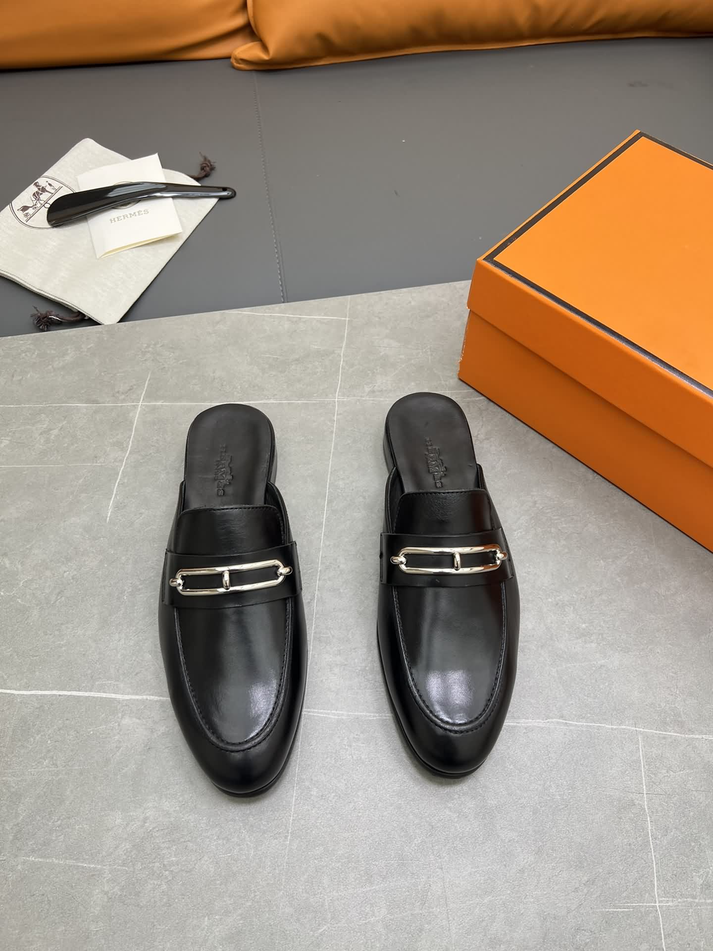 愛馬仕官網同步新品男士半拖皮鞋