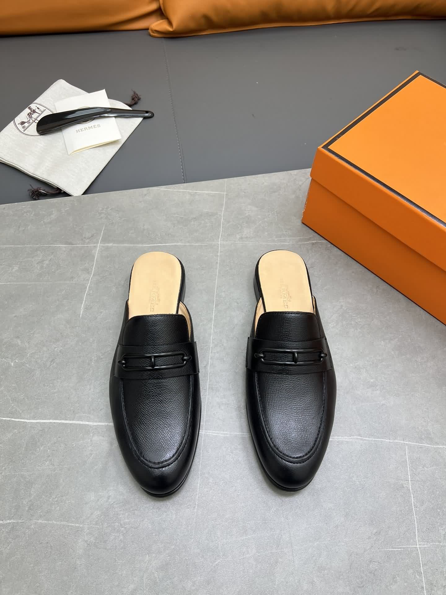 愛馬仕官網同步新品男士半拖皮鞋