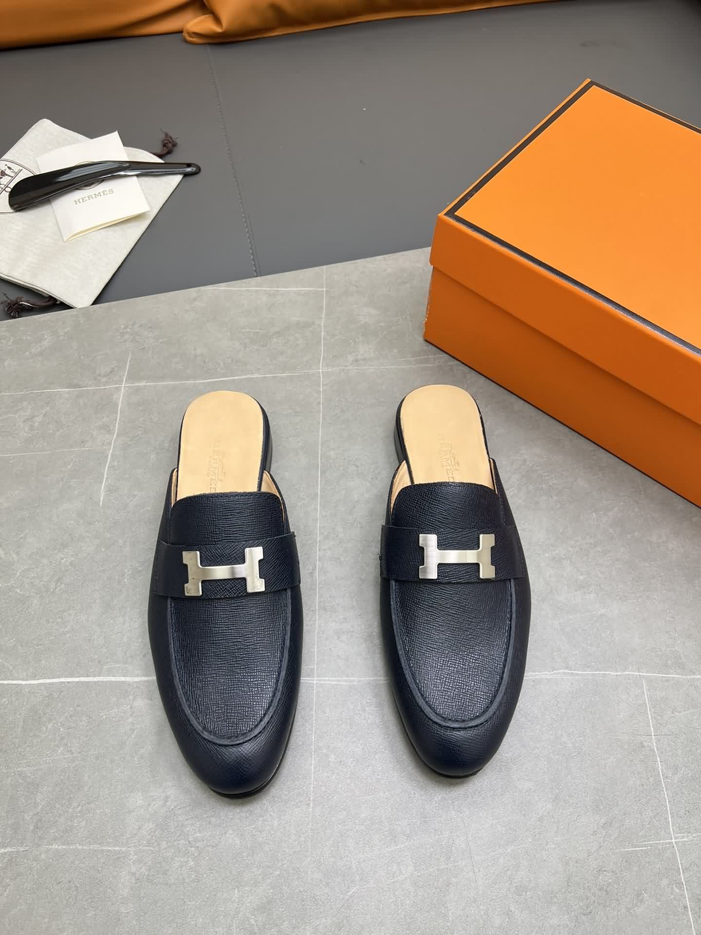 愛馬仕官網同步新品男士半拖皮鞋