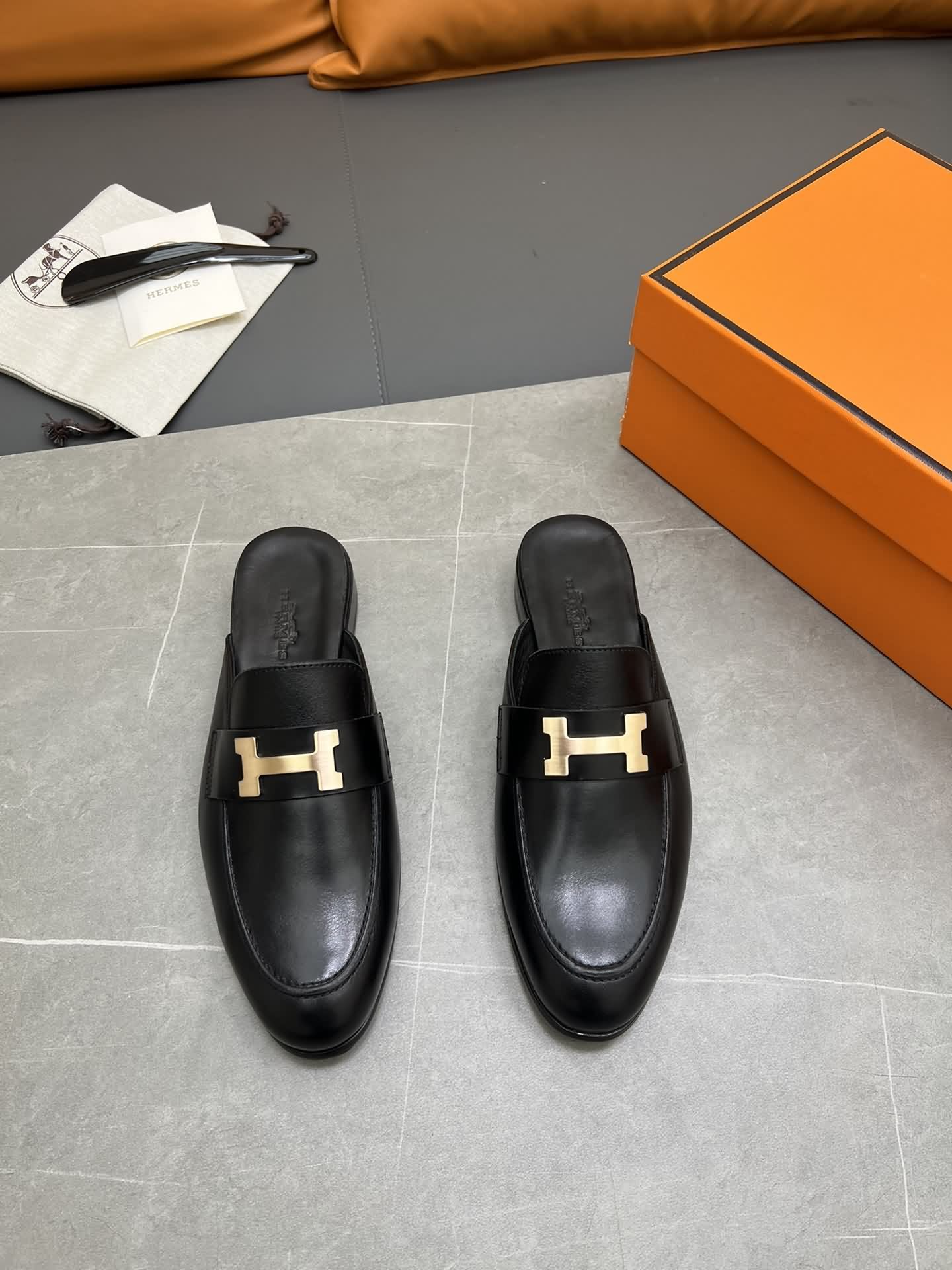 愛馬仕官網同步新品男士半拖皮鞋